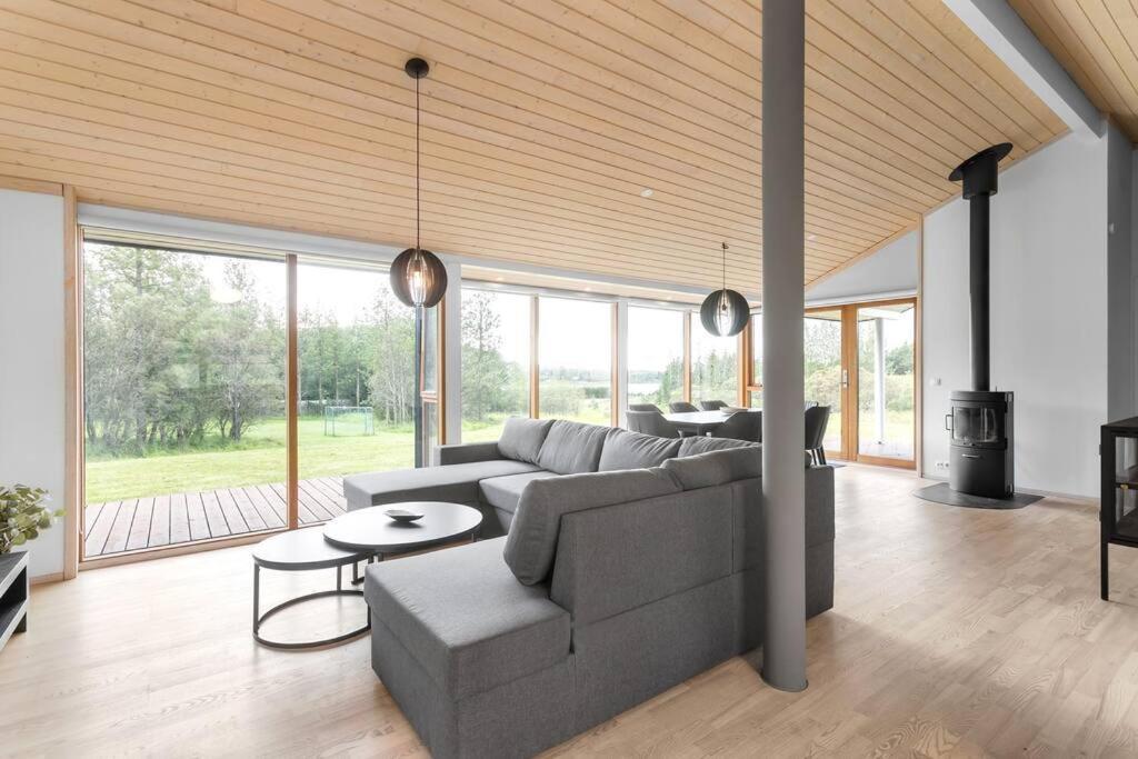 Scandinavian Villa In South Iceland Laugaras Exterior photo